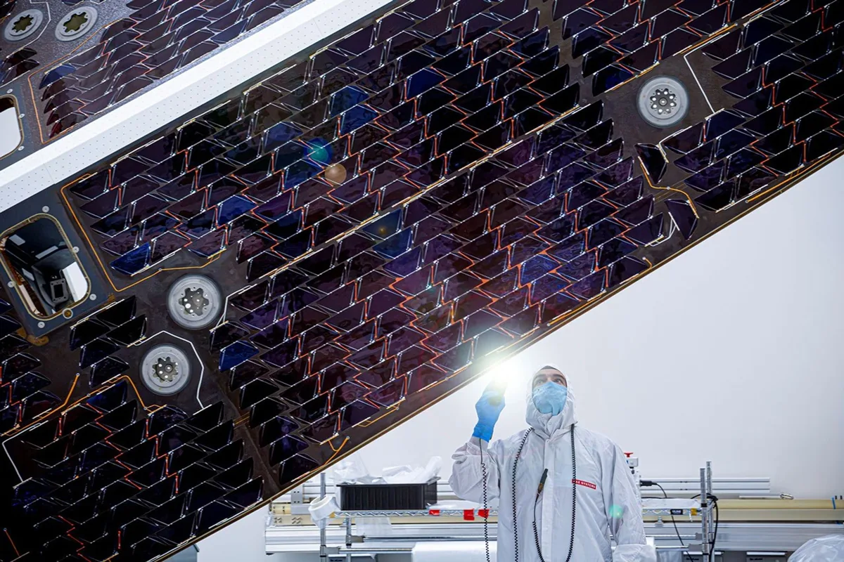 NASA'nın NEO Surveyor Görevinin Güneş Siperliği Tamamlanıyor