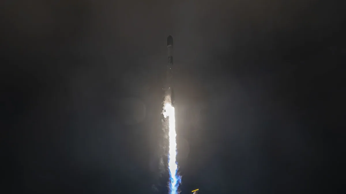 SpaceX, Falcon 9 Roketiyle California'dan 27 Yeni Starlink Uydusu Gönderdi