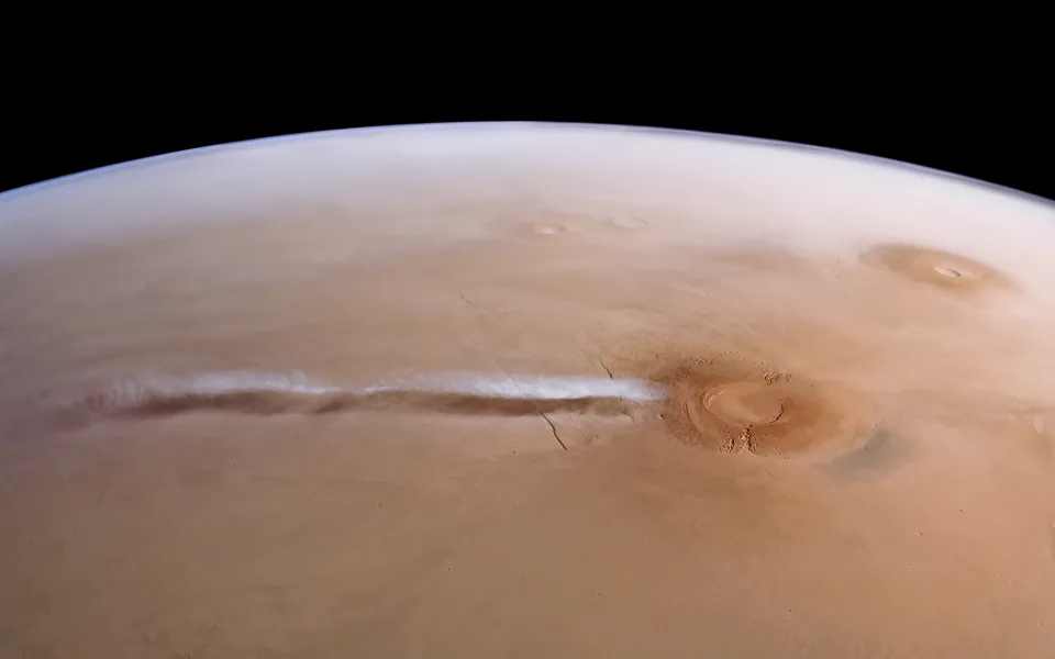 Mars'ın Gizemli Bulutu Standart Atmosfer Fiziğine Meydan Okuyor
