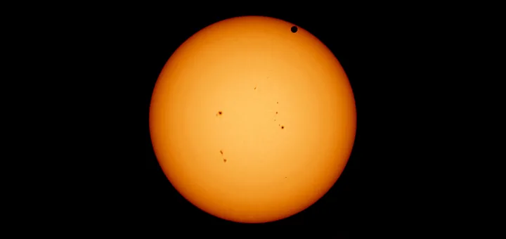 Astronomers Observe The Limb Darkening Effect On Nearby Stars