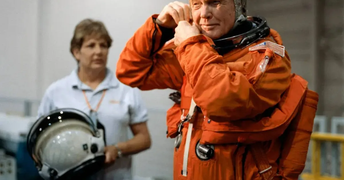 Oct. 29, 1998: John Glenn returns to space